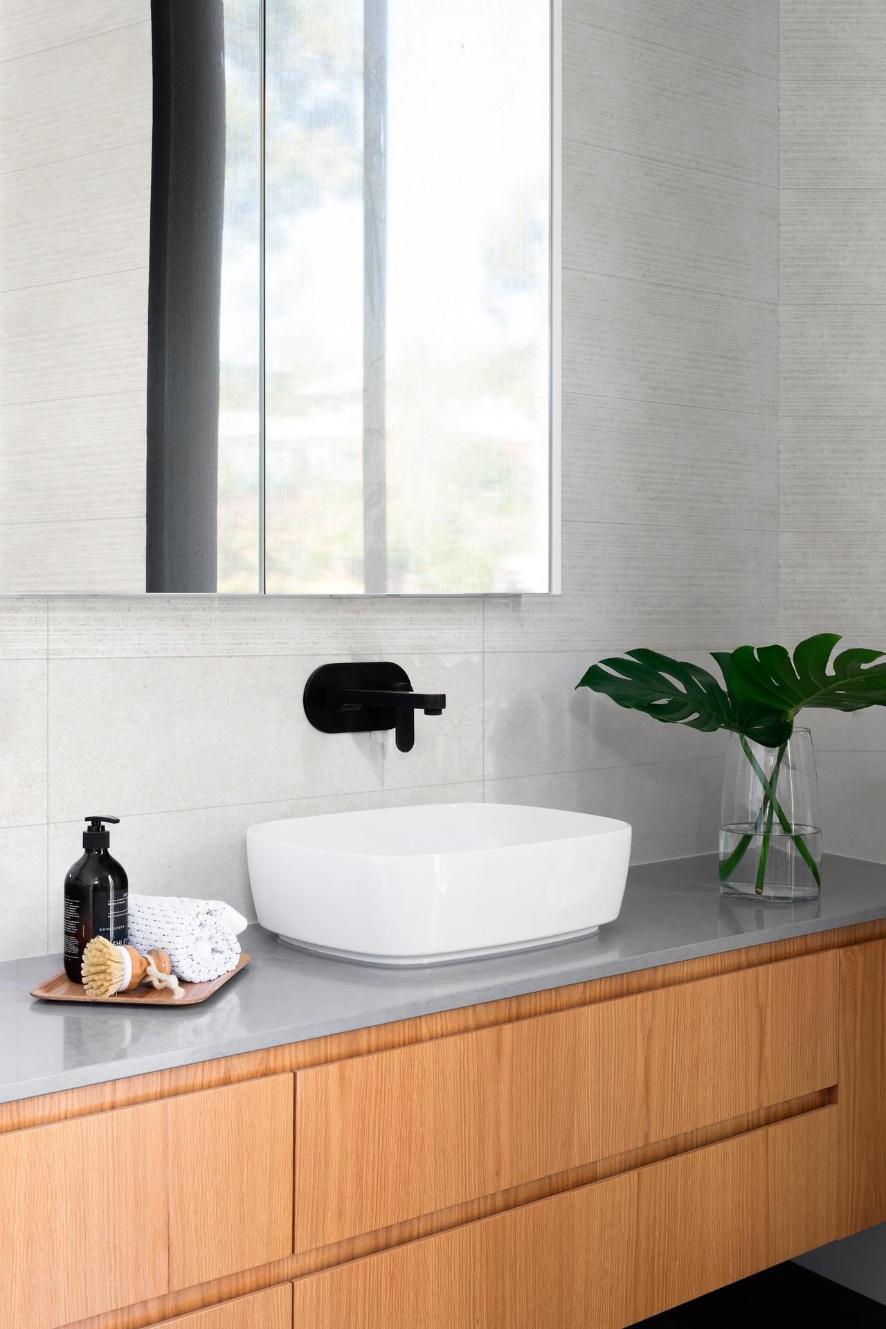 STREAM WHITE 60X60-M0U9