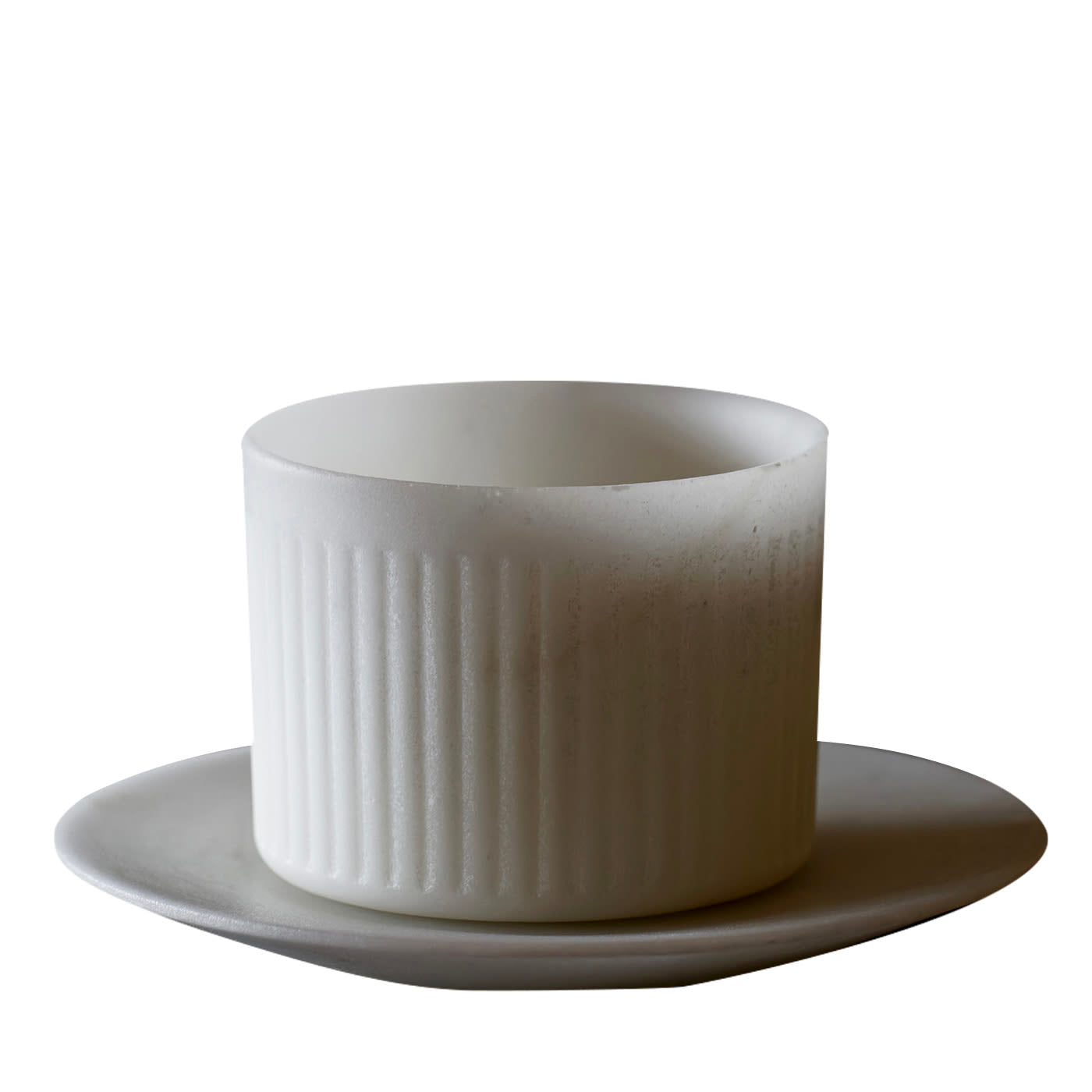 Tazza da latte e piattino statuario