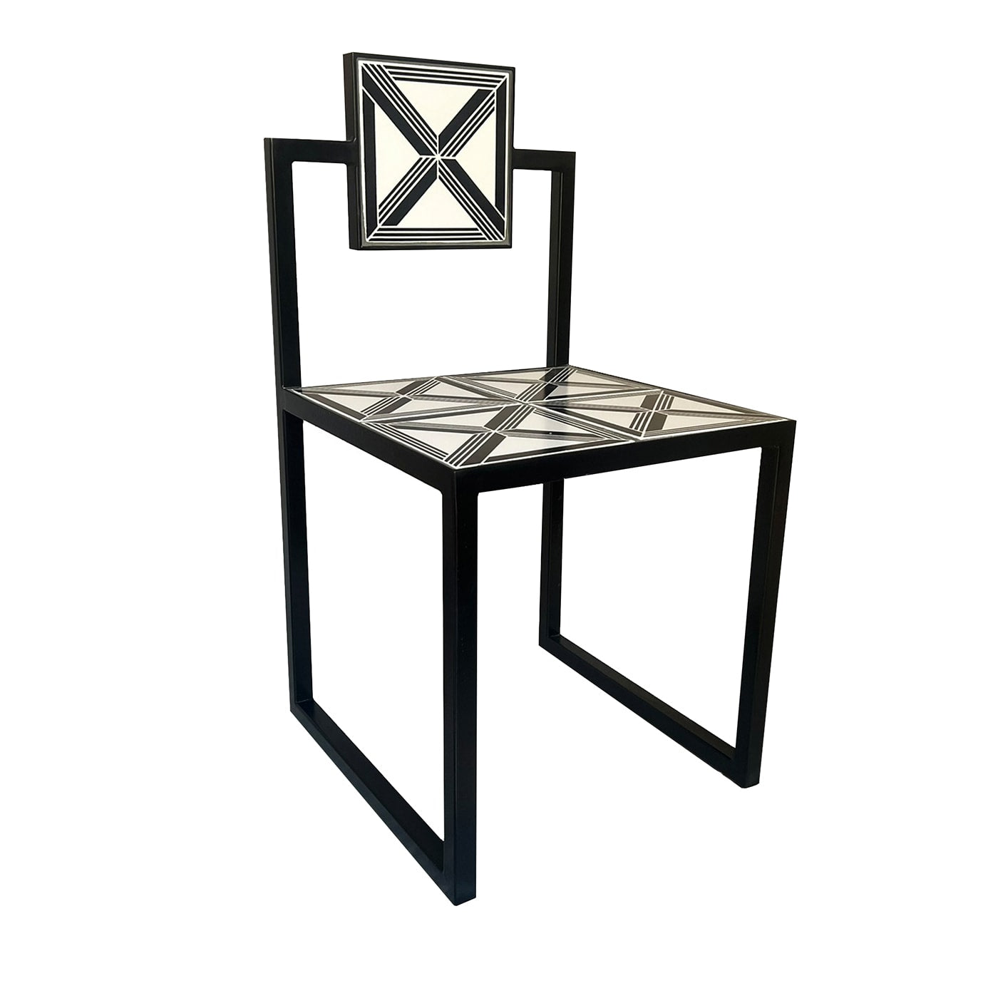 Sedia da esterno Trellis con piastrelle bianche e nere