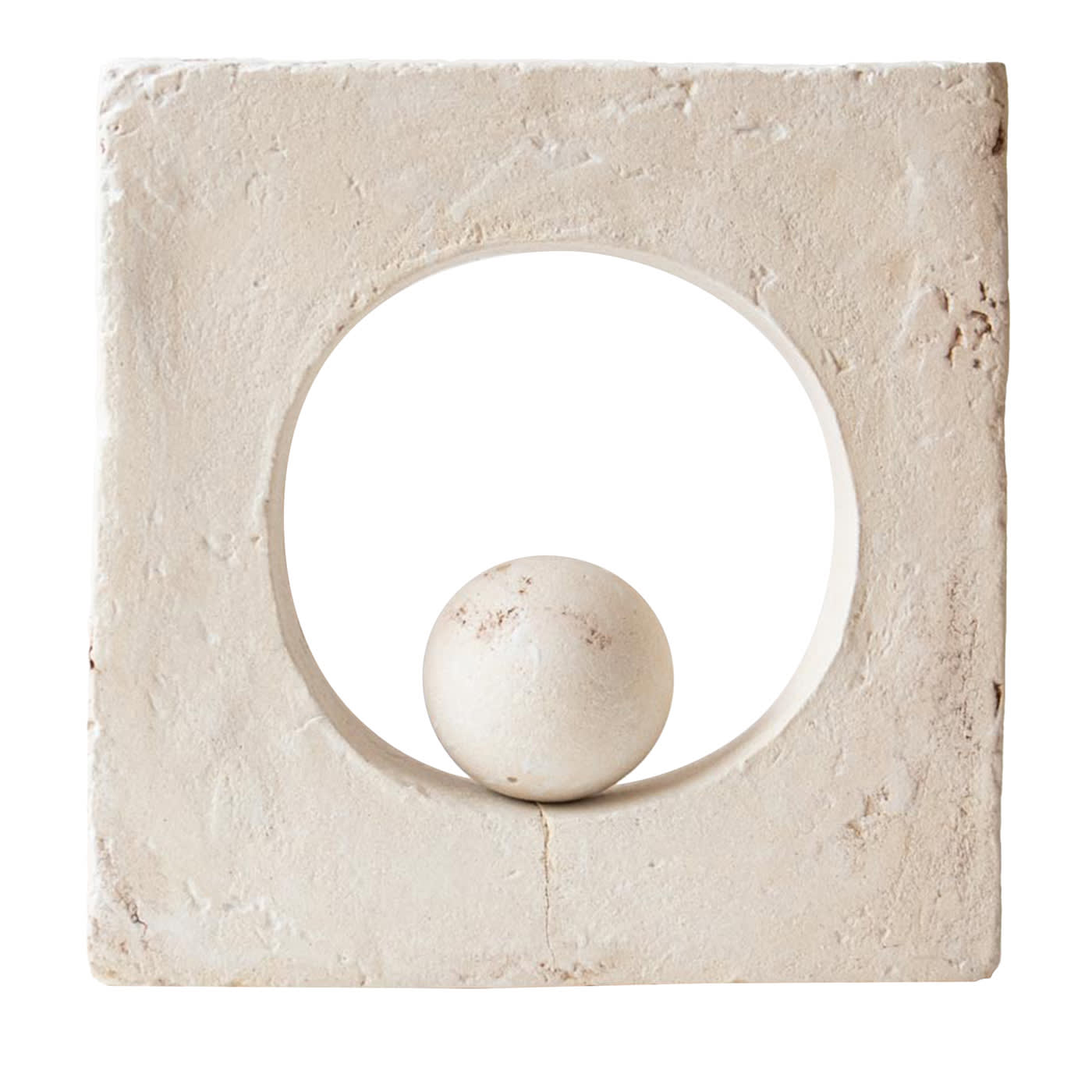 Scultura in gres bianco Aequilibrium I