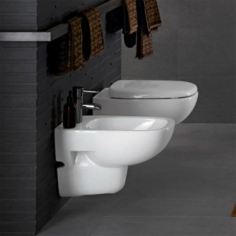 Sanitari sospesi Geberit con copriwc originale avvolgente Fantasia